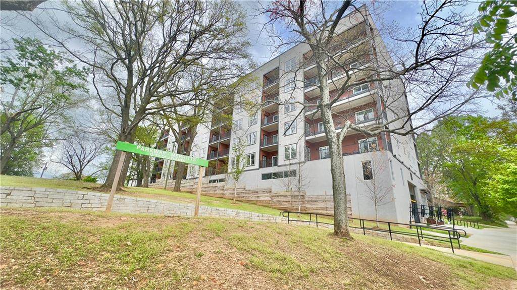 525 Parkway Drive - Photo 1
