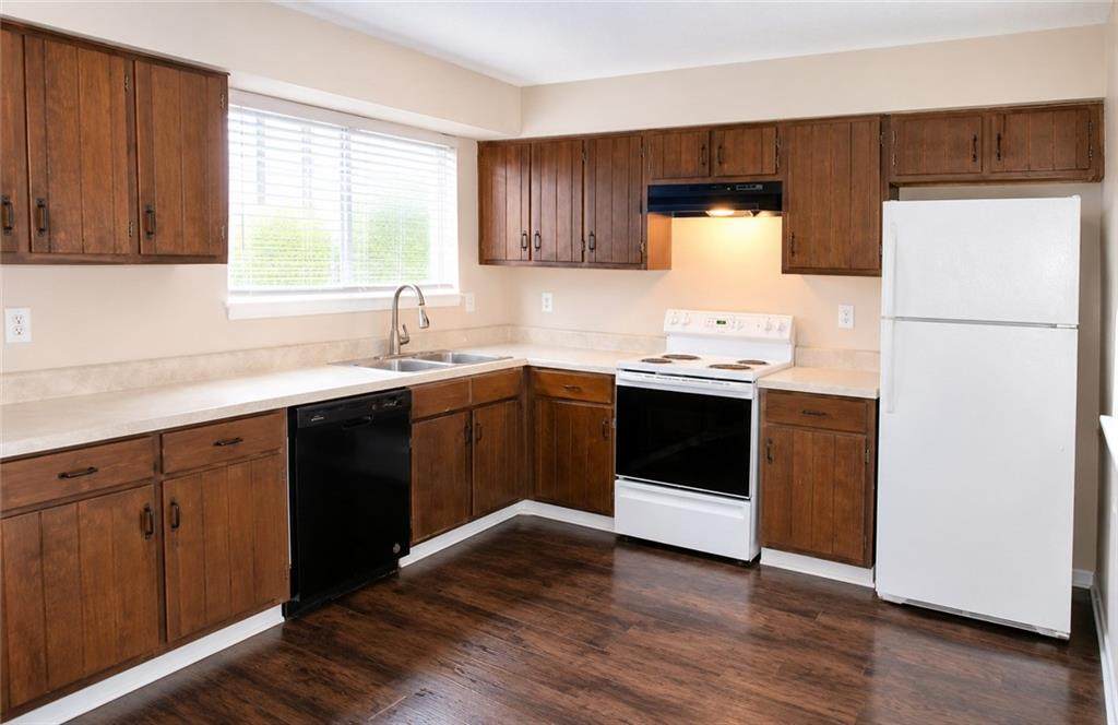 8579 Creekwood Way - Photo 1