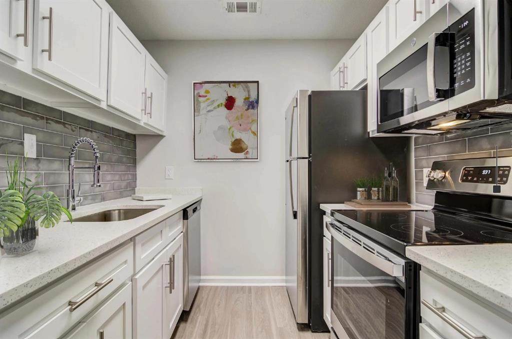 1113 Powers Ferry Place - Photo 1