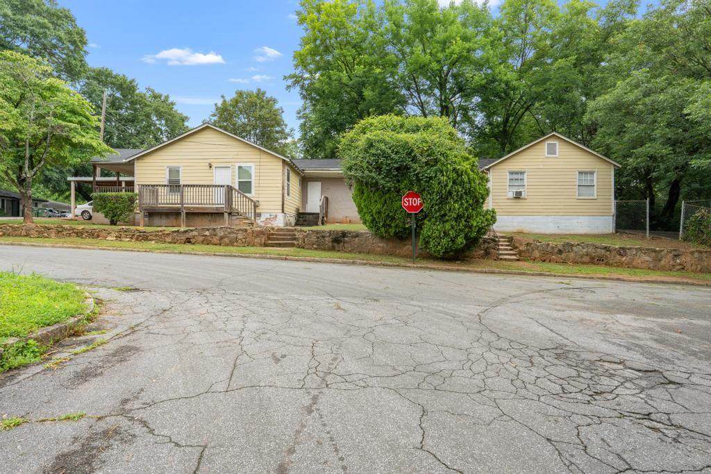 1318 Eason Street - Photo 1