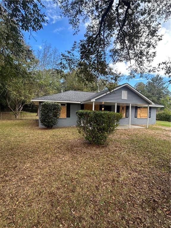3860 Lindwood Drive - Photo 1