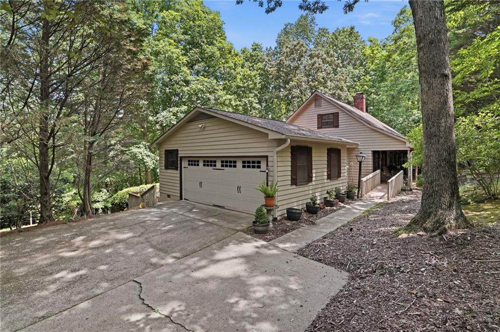 988 Woodland - Photo 1