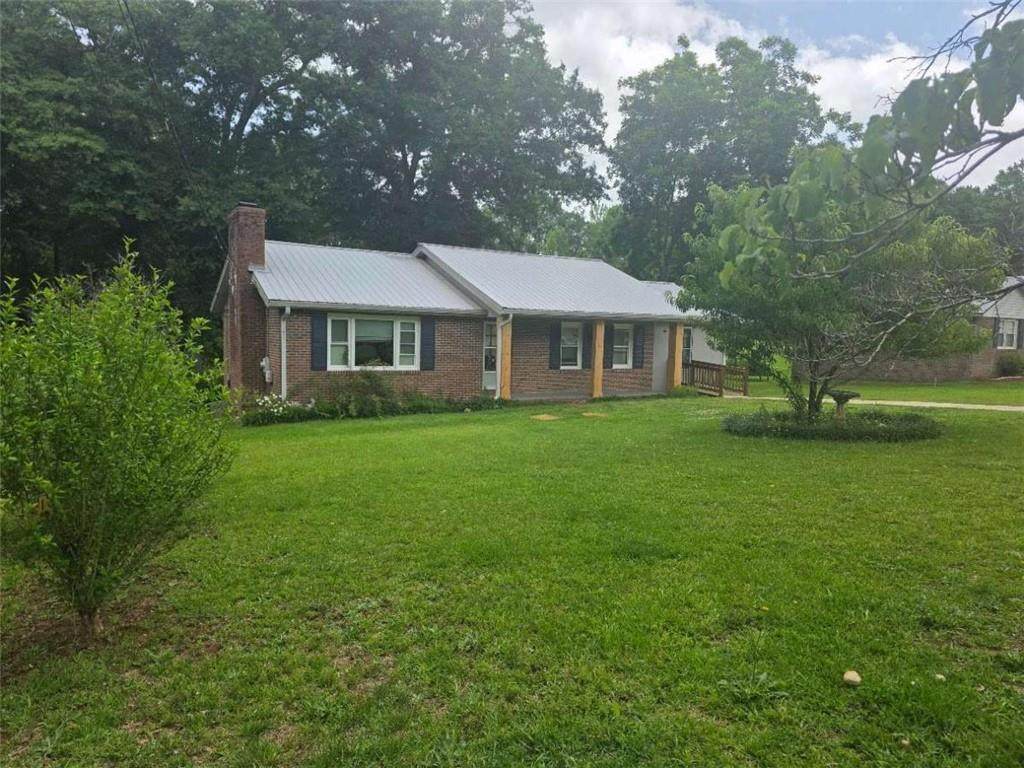 128 Hillview Drive - Photo 1