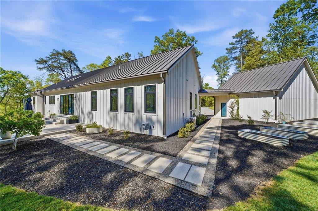498 Old Mount Carmel Road - Photo 1