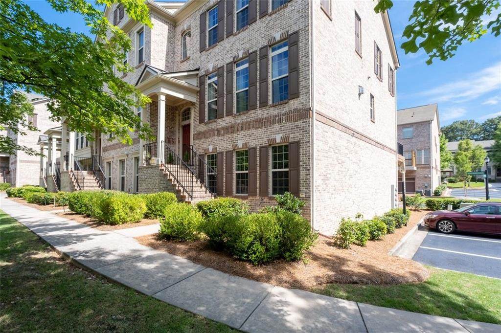 1034 East Paces Chase - Photo 1