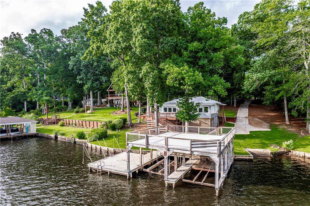 281 Thomas Drive - Photo 1