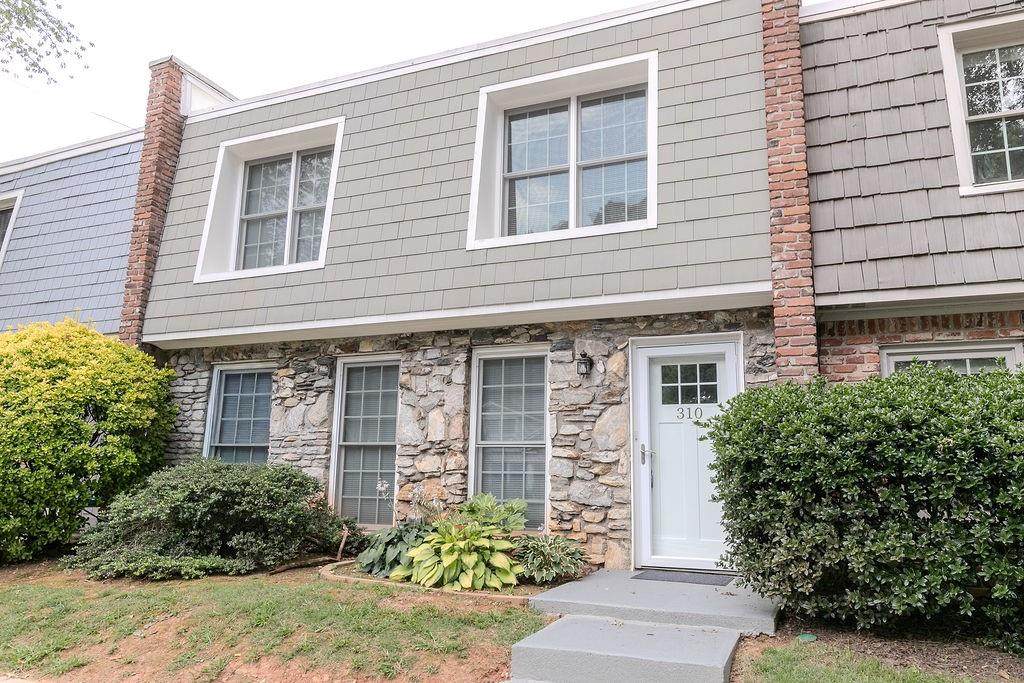 310 Oakland Street - Photo 1