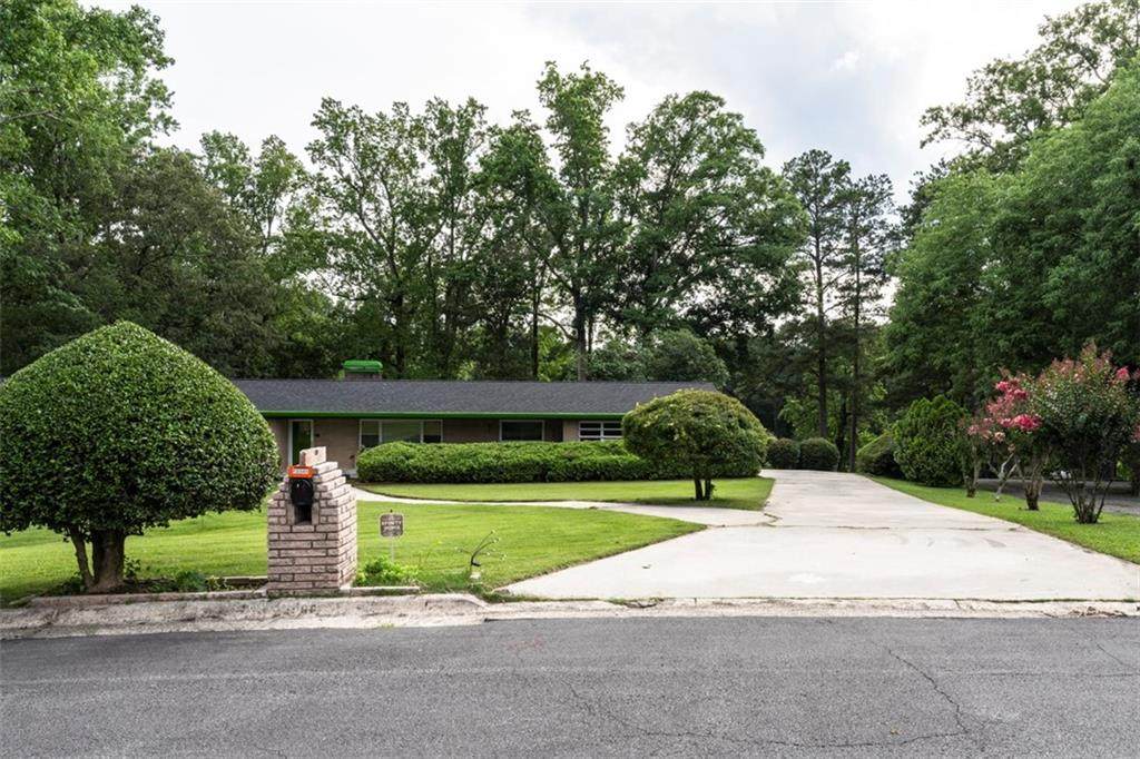 2560 Piney Wood Lane - Photo 1