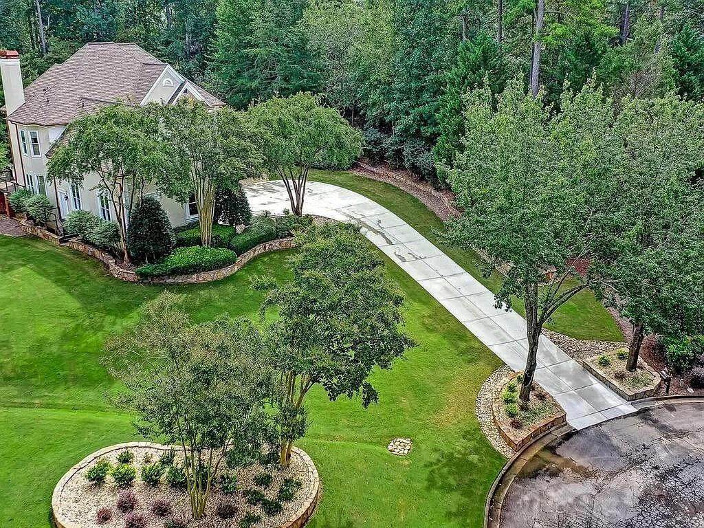 6709 Wooded Cove Court - Photo 1