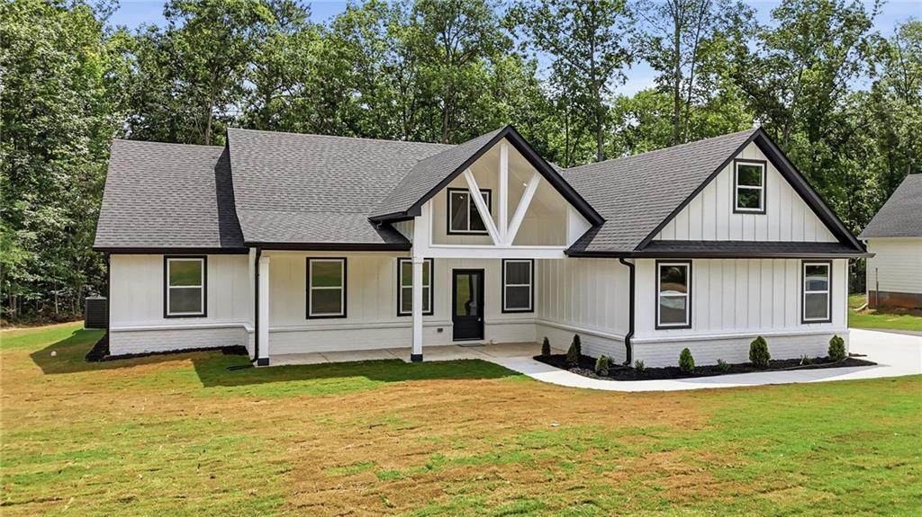1020 Oakridge Drive - Photo 1