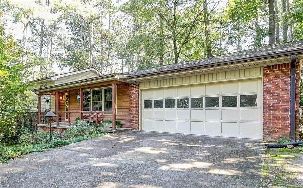 2543 Lake Flair Court - Photo 1