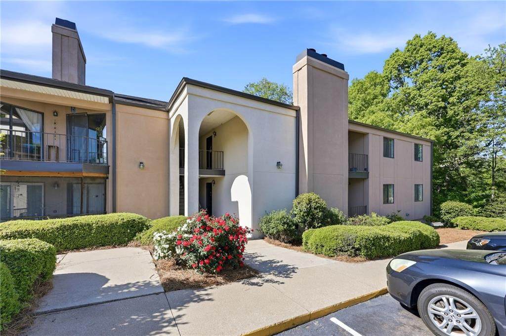 605 Candler Street - Photo 1