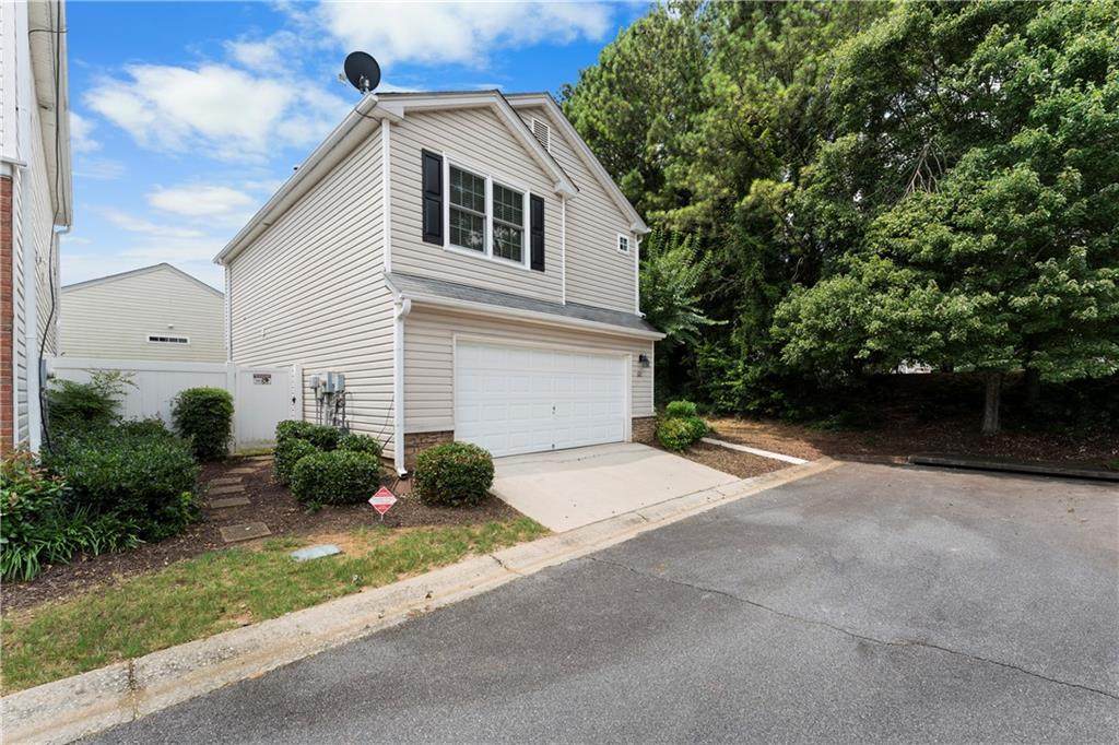 621 Oaks Drive - Photo 1