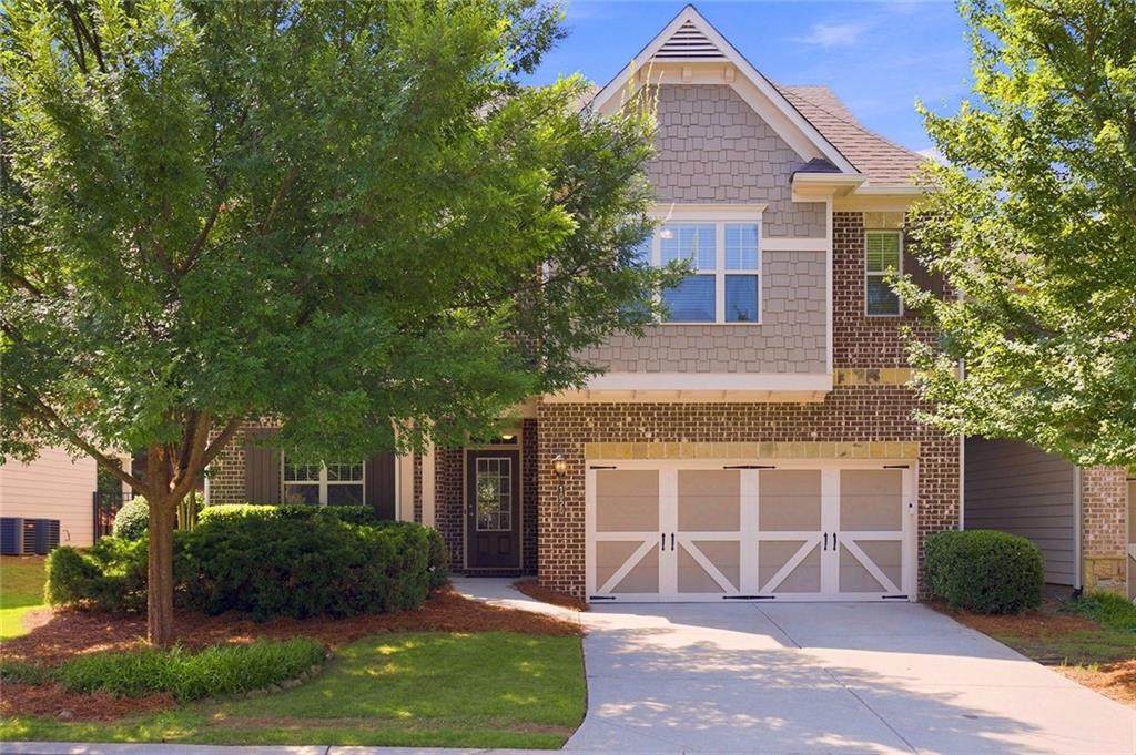 1020 Roswell Manor Circle - Photo 1