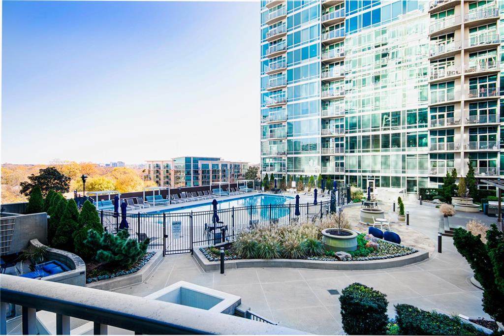 943 Peachtree Street - Photo 1
