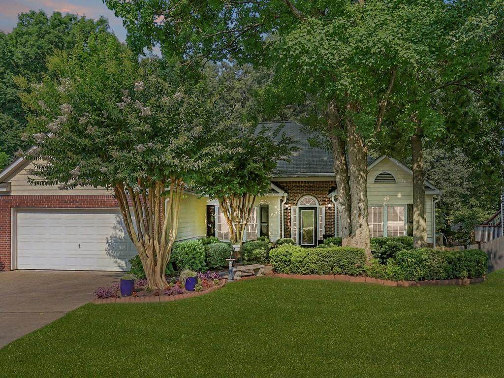 711 Soaring Drive - Photo 1