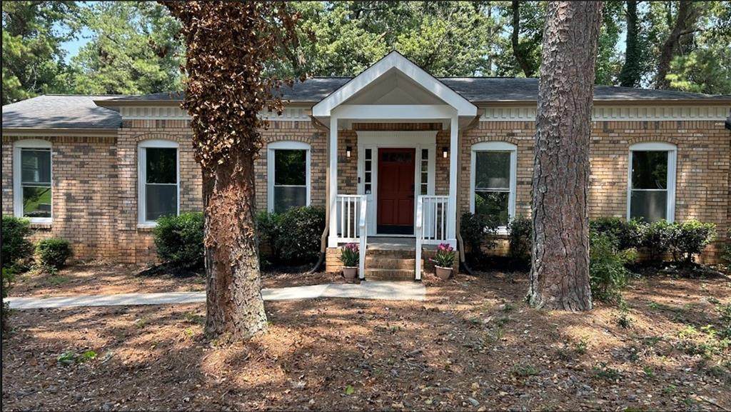 3341 Camelot Drive - Photo 1