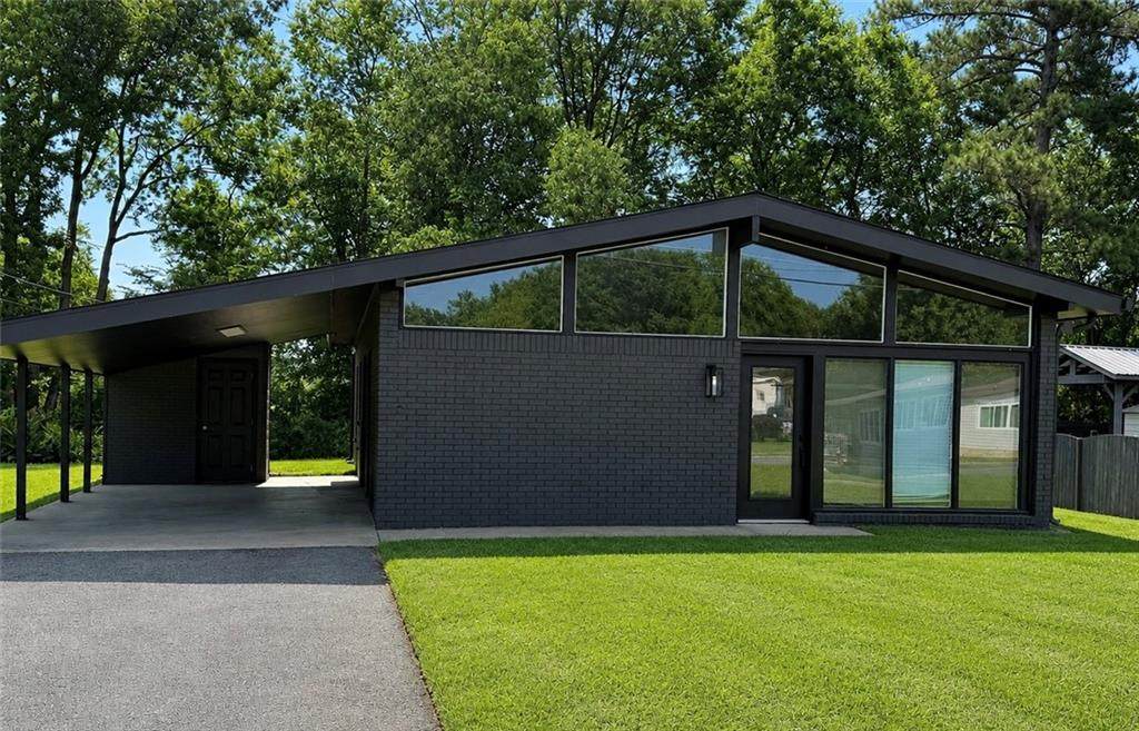 215 Maplewood Drive - Photo 1