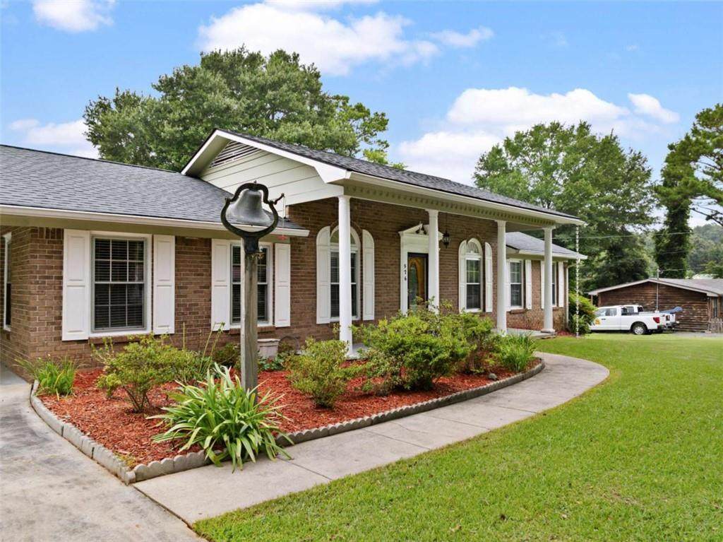 576 Reeceburg Road - Photo 1