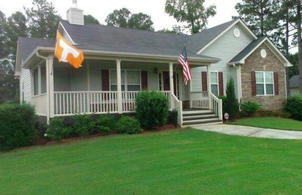 330 Lamar Lane - Photo 1