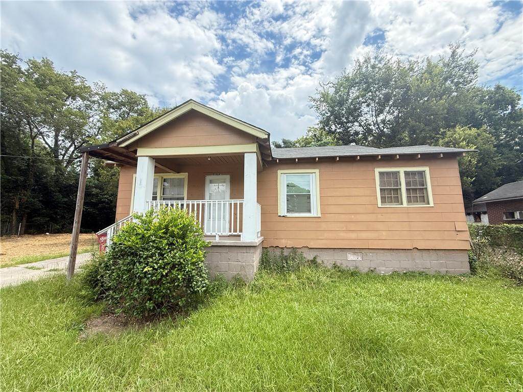 1562 Burton Avenue - Photo 1