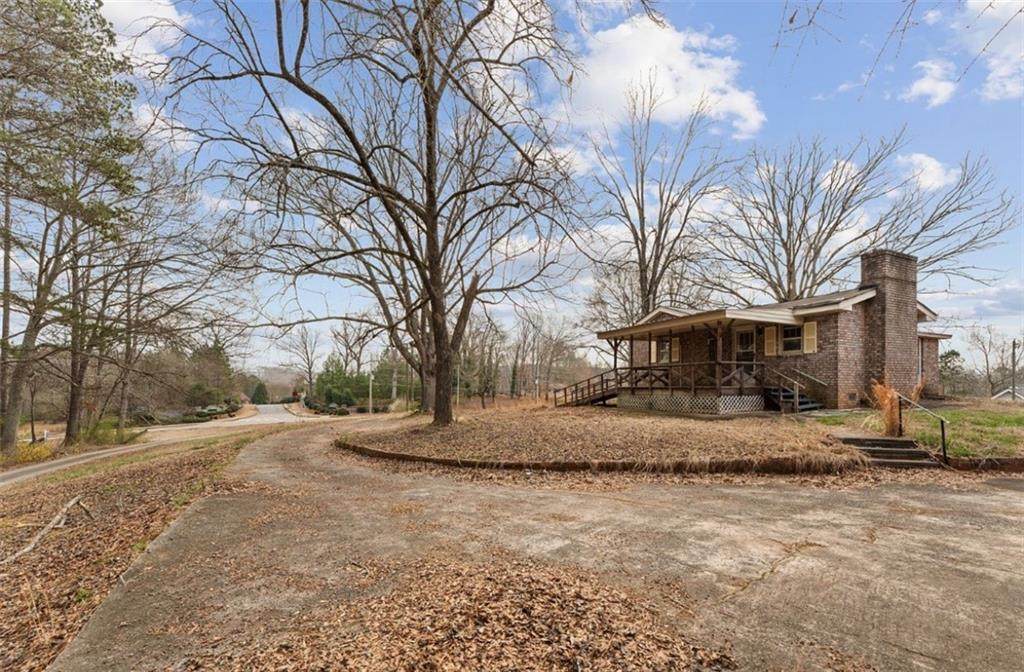 5825 Vaughn Road - Photo 1