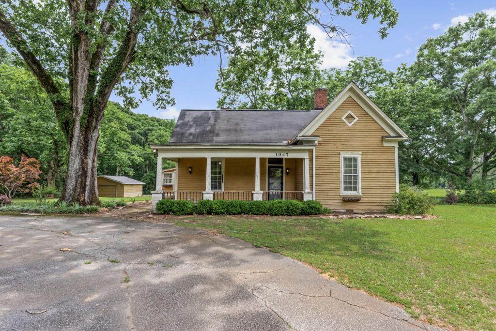 1047 Dixie Road - Photo 1