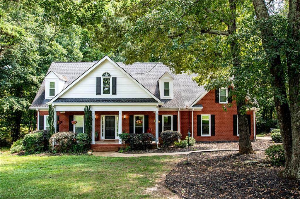 1011 Lakeside Court - Photo 1