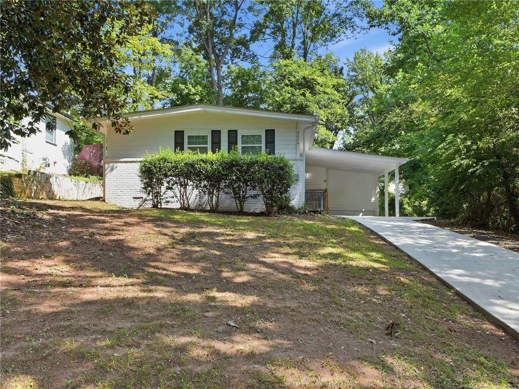 3024 Pasadena Drive - Photo 1