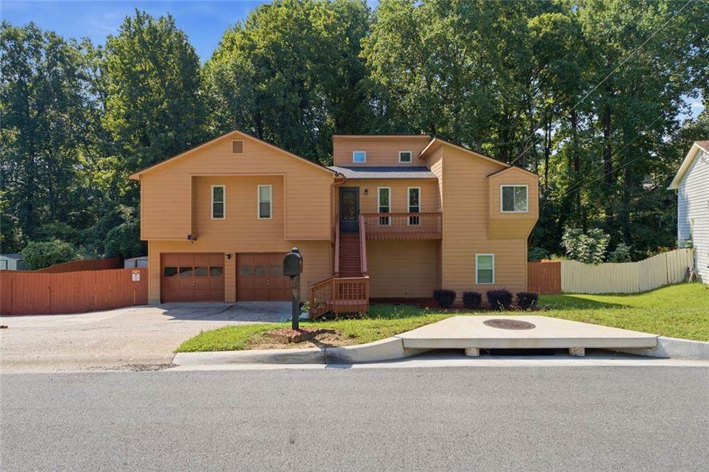 2890 Creekwood Lane - Photo 1