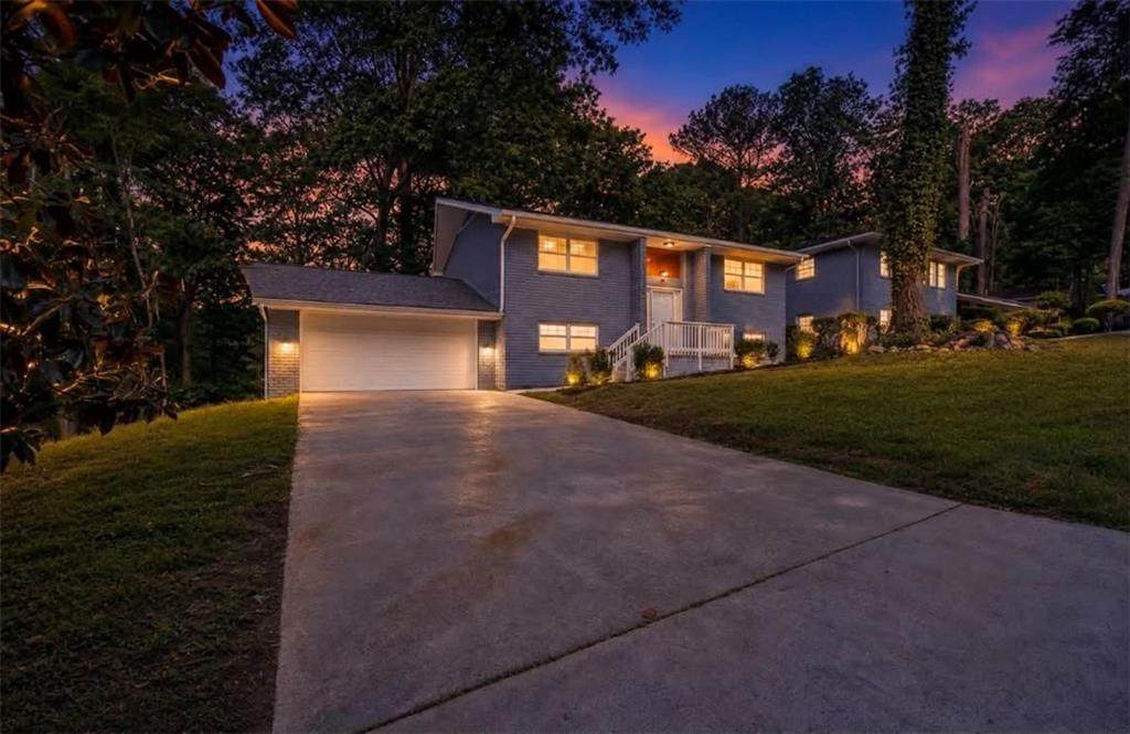 495 Larchmont Circle - Photo 1