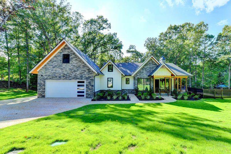 3933 Skyline Drive - Photo 1