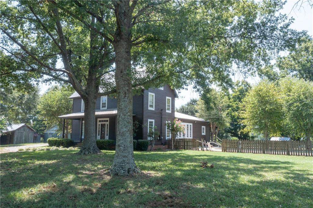 330 Park Road - Photo 1