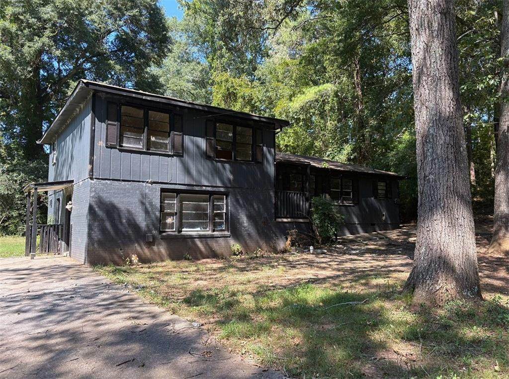 7126 Pineview Drive - Photo 1