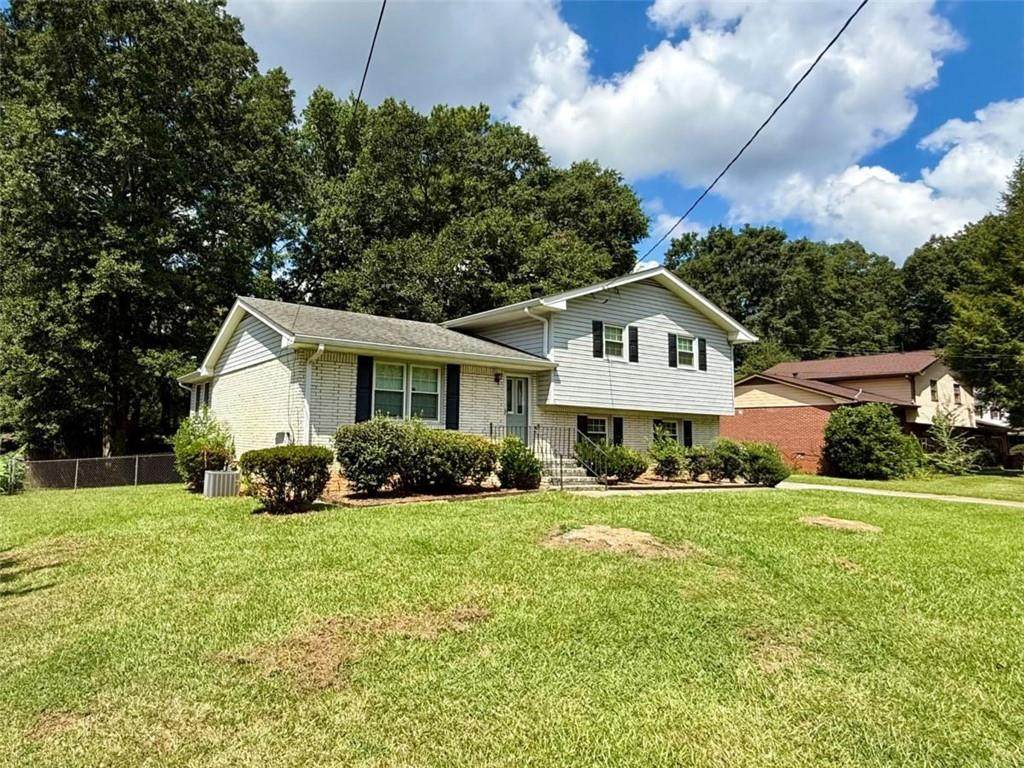 6641 Londonderry Drive - Photo 1