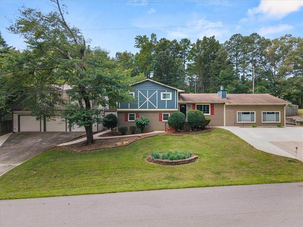 6054 Dogwood Circle - Photo 1