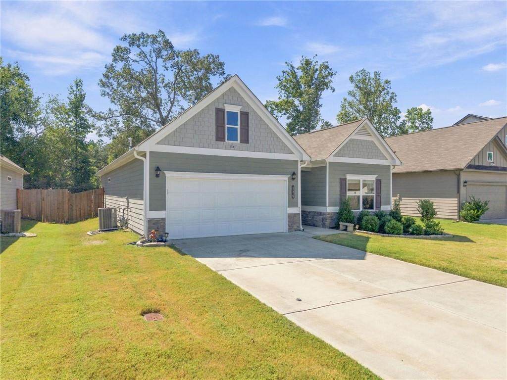 176 Graham Circle - Photo 1