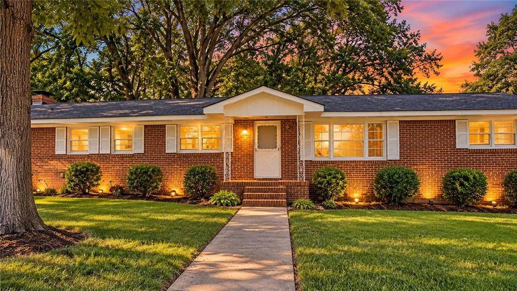 411 Dewberry Lane - Photo 1
