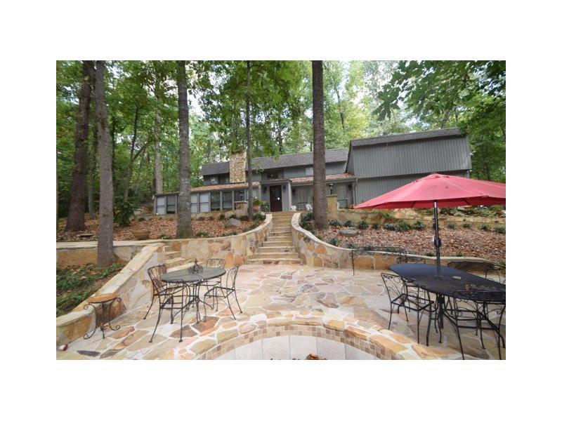 159 Lakeshore Drive, Berkeley Lake, GA 30096 (MLS #5734610) :: North Atlanta Home Team