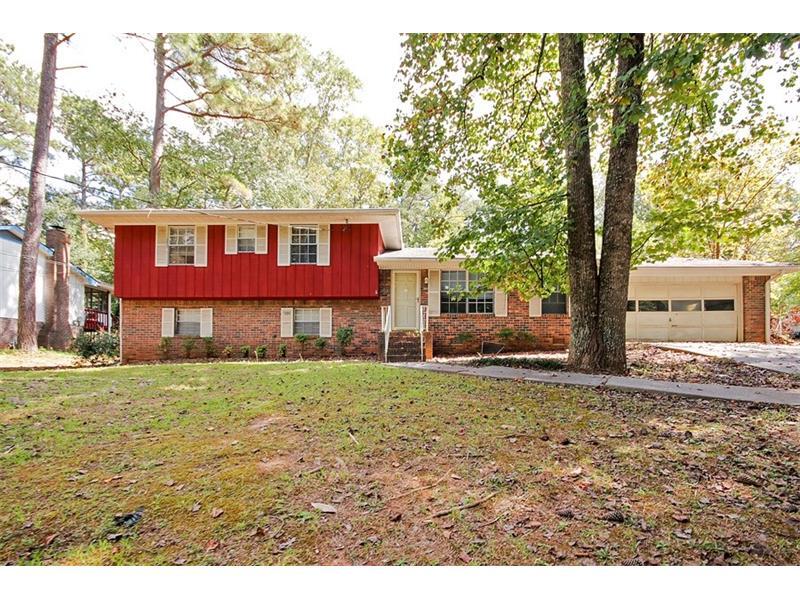 393 Pineburr Lane, Stone Mountain, GA 30087 (MLS #5744852) :: North Atlanta Home Team