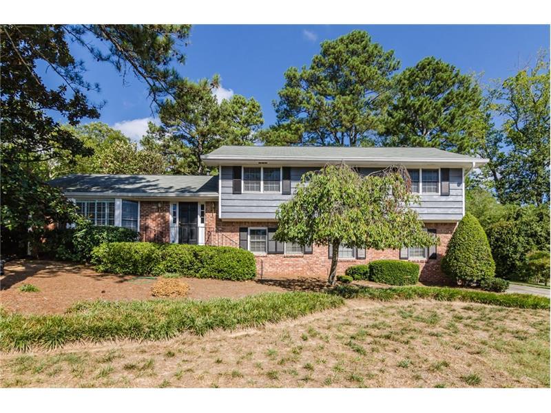 4215 Cove Way NE, Marietta, GA 30067 (MLS #5745089) :: North Atlanta Home Team