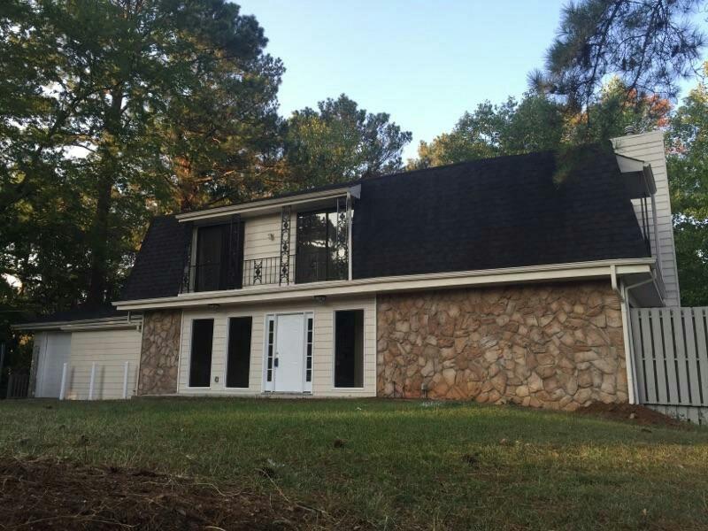 926 E Riverbend Drive SW, Lilburn, GA 30047 (MLS #5745105) :: North Atlanta Home Team