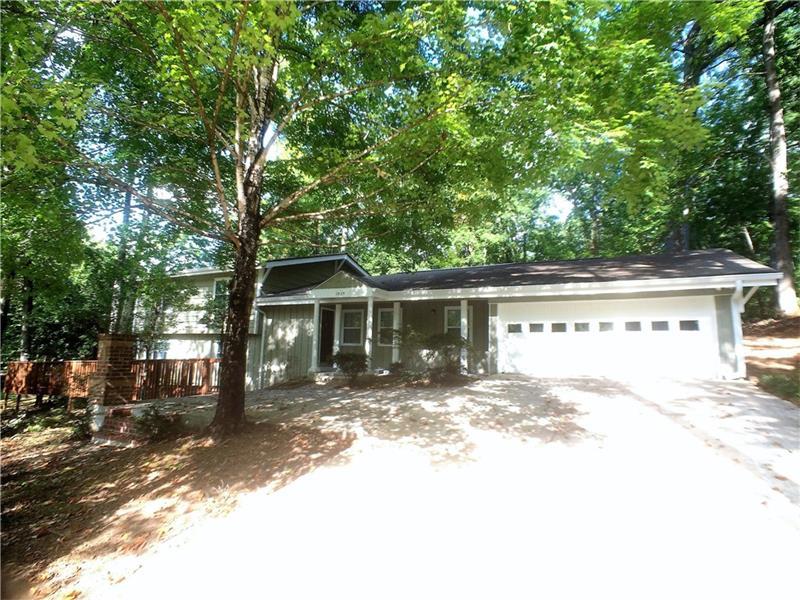 1939 Six Branches Drive, Roswell, GA 30076 (MLS #5750728) :: North Atlanta Home Team