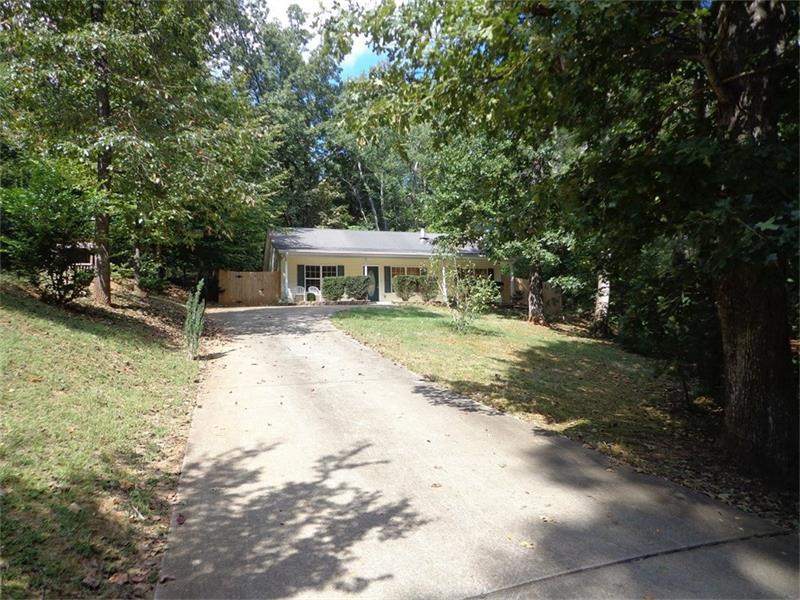 6380 Akins Way, Cumming, GA 30041 (MLS #5759033) :: North Atlanta Home Team
