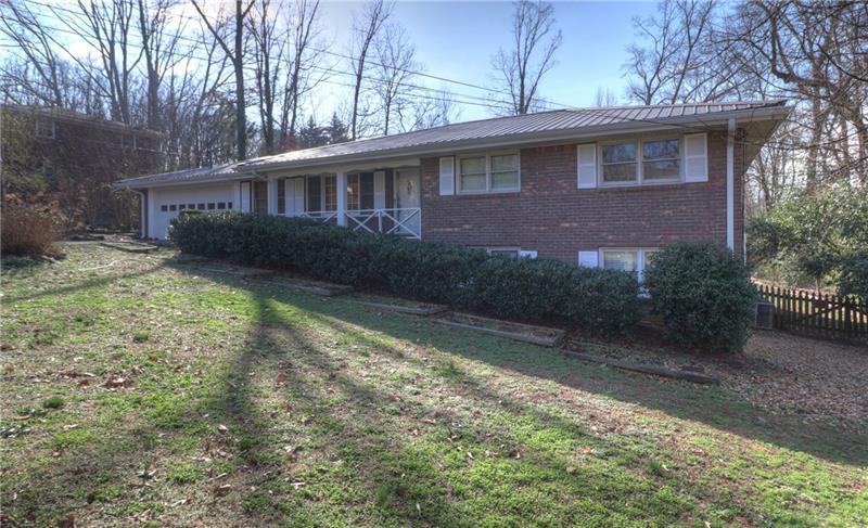 1906 Poinsettia Drive - Photo 1