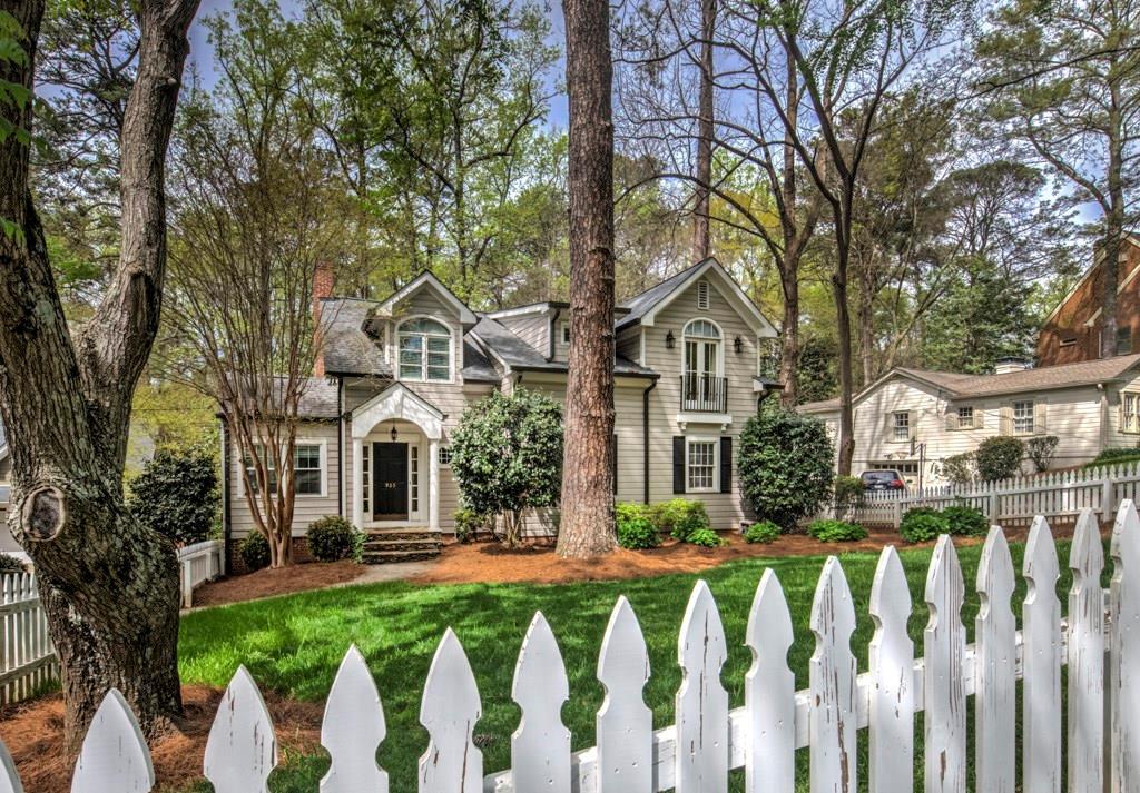 923 Glenbrook Drive - Photo 1