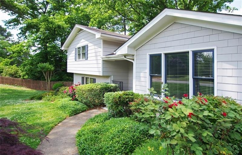 2370 Pangborn Circle - Photo 1