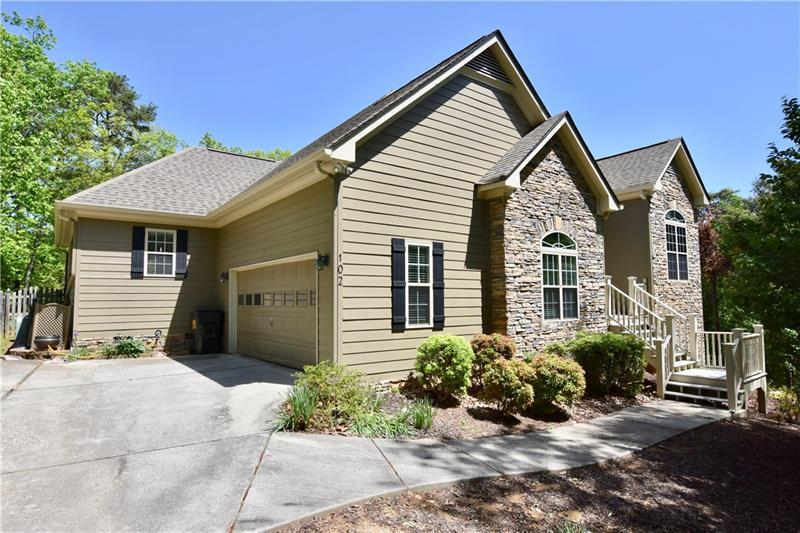 102 Cherokee Drive - Photo 1