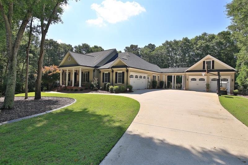 1945 Golf Club Way - Photo 1