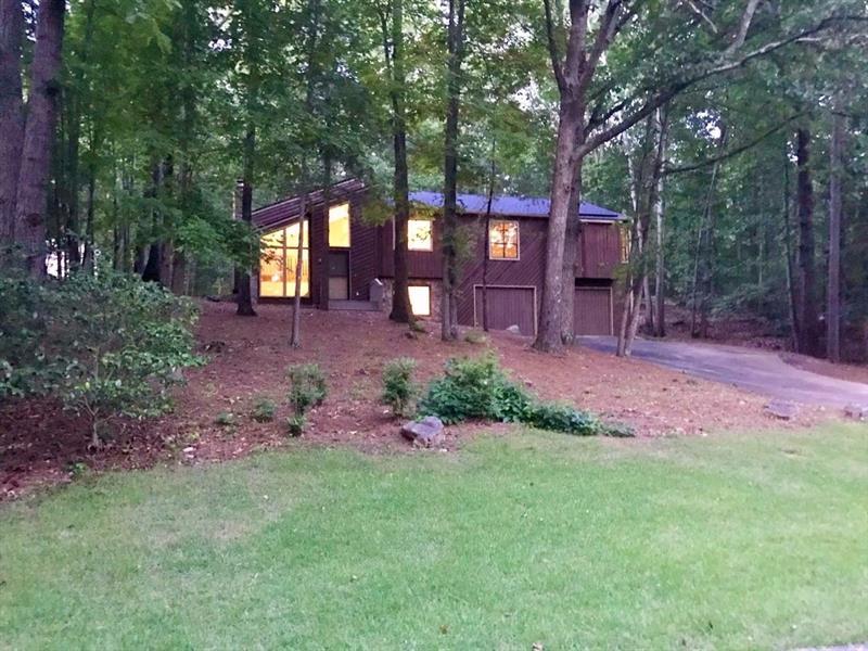 1090 Rockcrest Drive - Photo 1